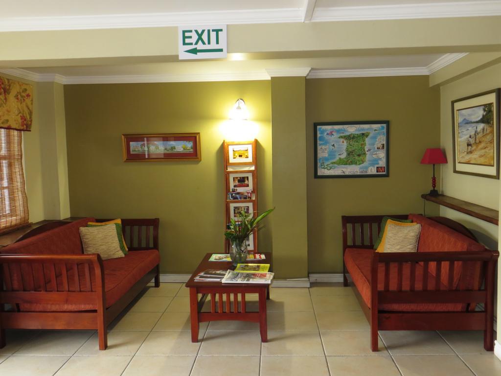 Coblentz Inn Boutique Hotel ポートオブスペイン エクステリア 写真
