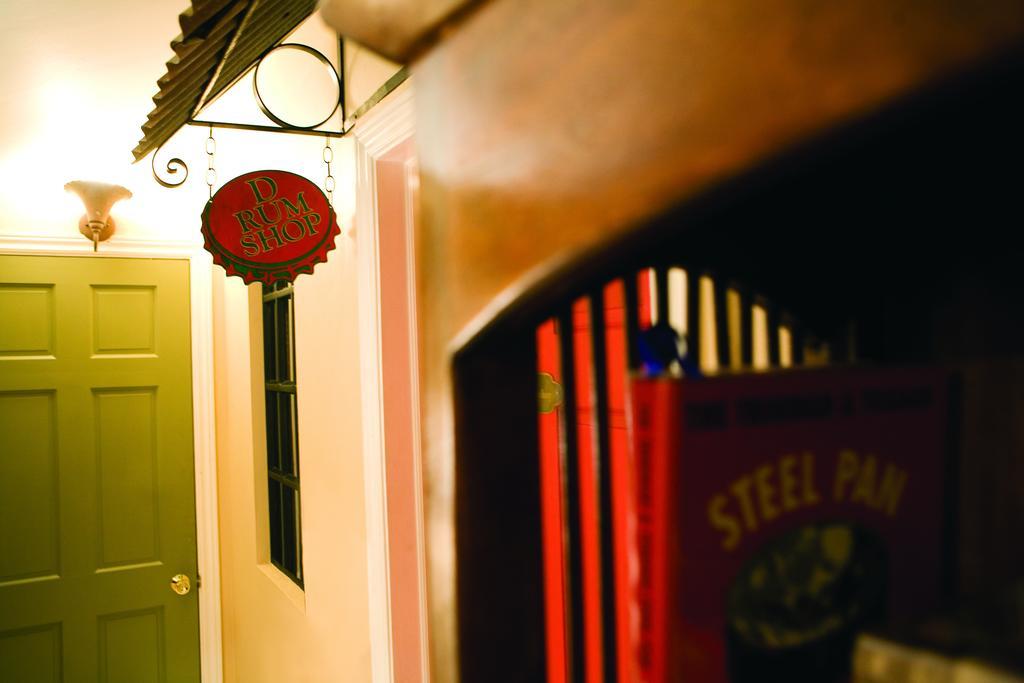 Coblentz Inn Boutique Hotel ポートオブスペイン エクステリア 写真