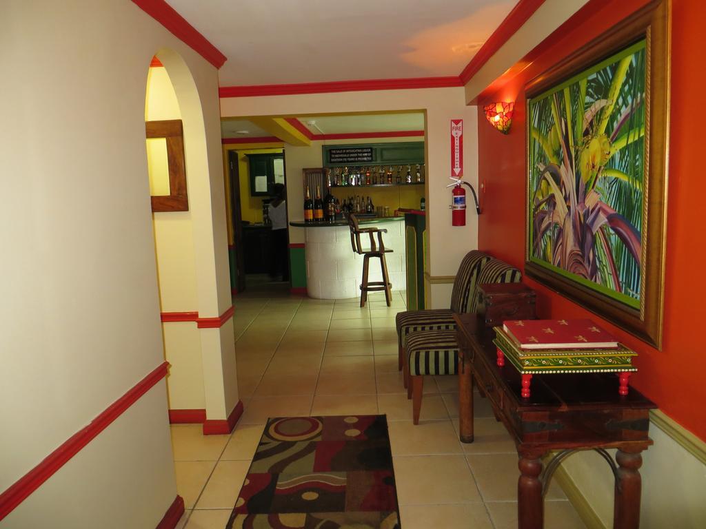Coblentz Inn Boutique Hotel ポートオブスペイン エクステリア 写真