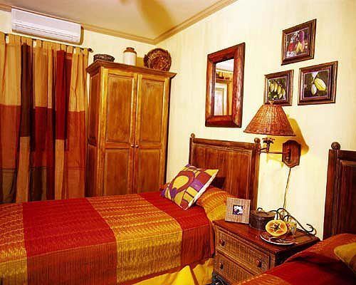 Coblentz Inn Boutique Hotel ポートオブスペイン エクステリア 写真