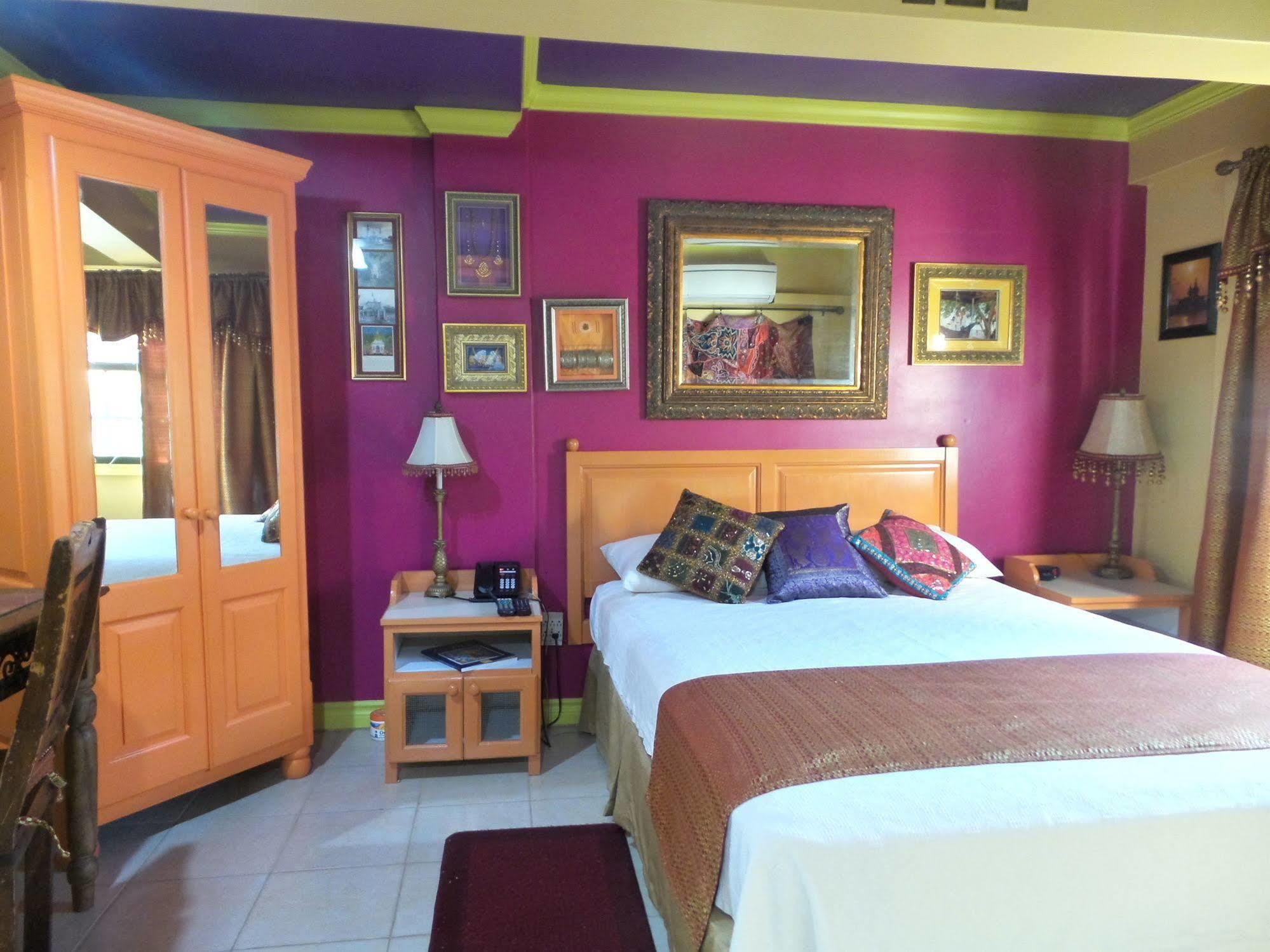 Coblentz Inn Boutique Hotel ポートオブスペイン エクステリア 写真