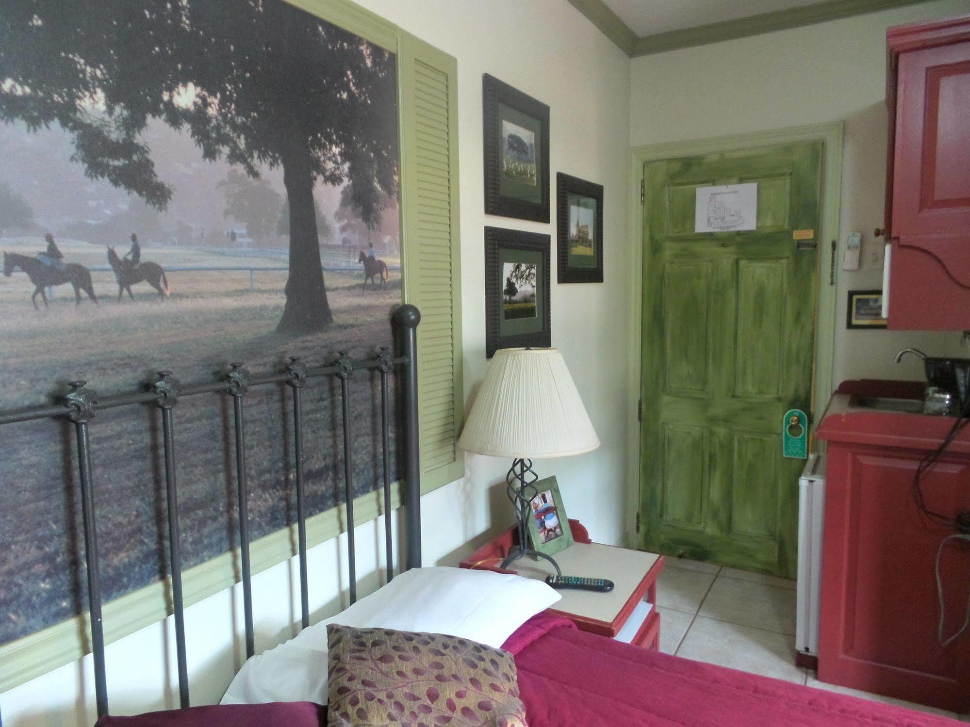 Coblentz Inn Boutique Hotel ポートオブスペイン エクステリア 写真