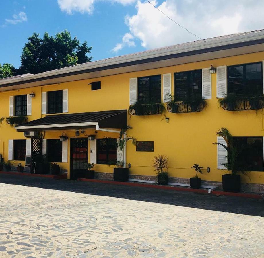 Coblentz Inn Boutique Hotel ポートオブスペイン エクステリア 写真